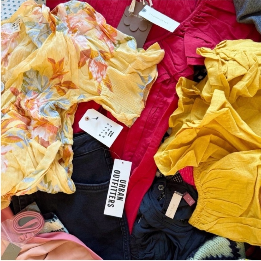 6 Piece New With Tags Mystery Box Billabong Urban Outfitters J Crew Madewell NWT - Picture 9 of 13